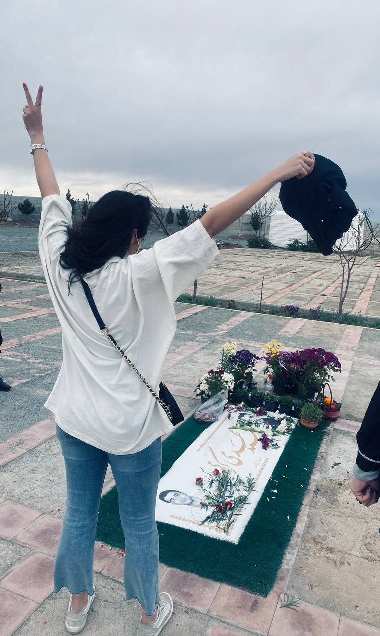 تهدید زنان مخالف حجاب اجباری از سوی مقامات حکومت به برخورد قضایی و پلمب اماکن تاریخی