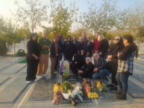 نیروهای امنیتی مانع حضور پدر پویا بختیاری در مراسم سالگرد کشتهشدن پسرش شدند