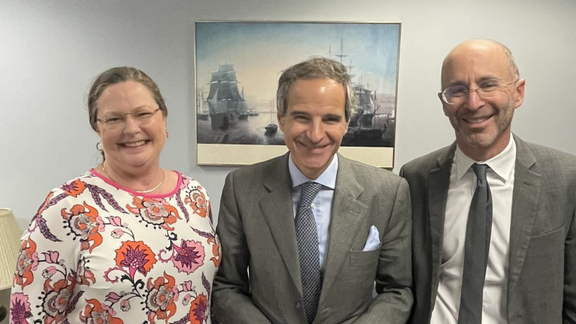 رابرت مالی و مدیرکل آژانس بینالمللی انرژی اتمی درباره اجرای تعهدات ایران گفتوگو کردند