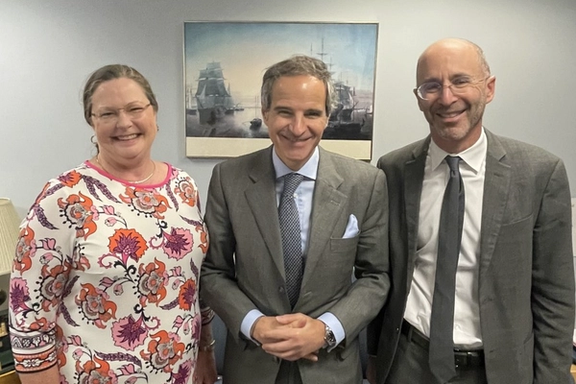 Special Envoy for Iran Robert Malley (right) and IAEA Director General Rafael Grossi (center)