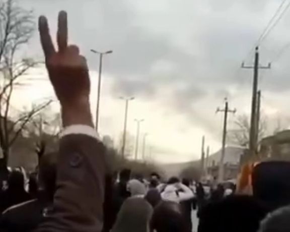 اعتصاب بازاریان و تجمع خیابانی در بوکان، همزمان با چهلم جانباختگان در این شهر