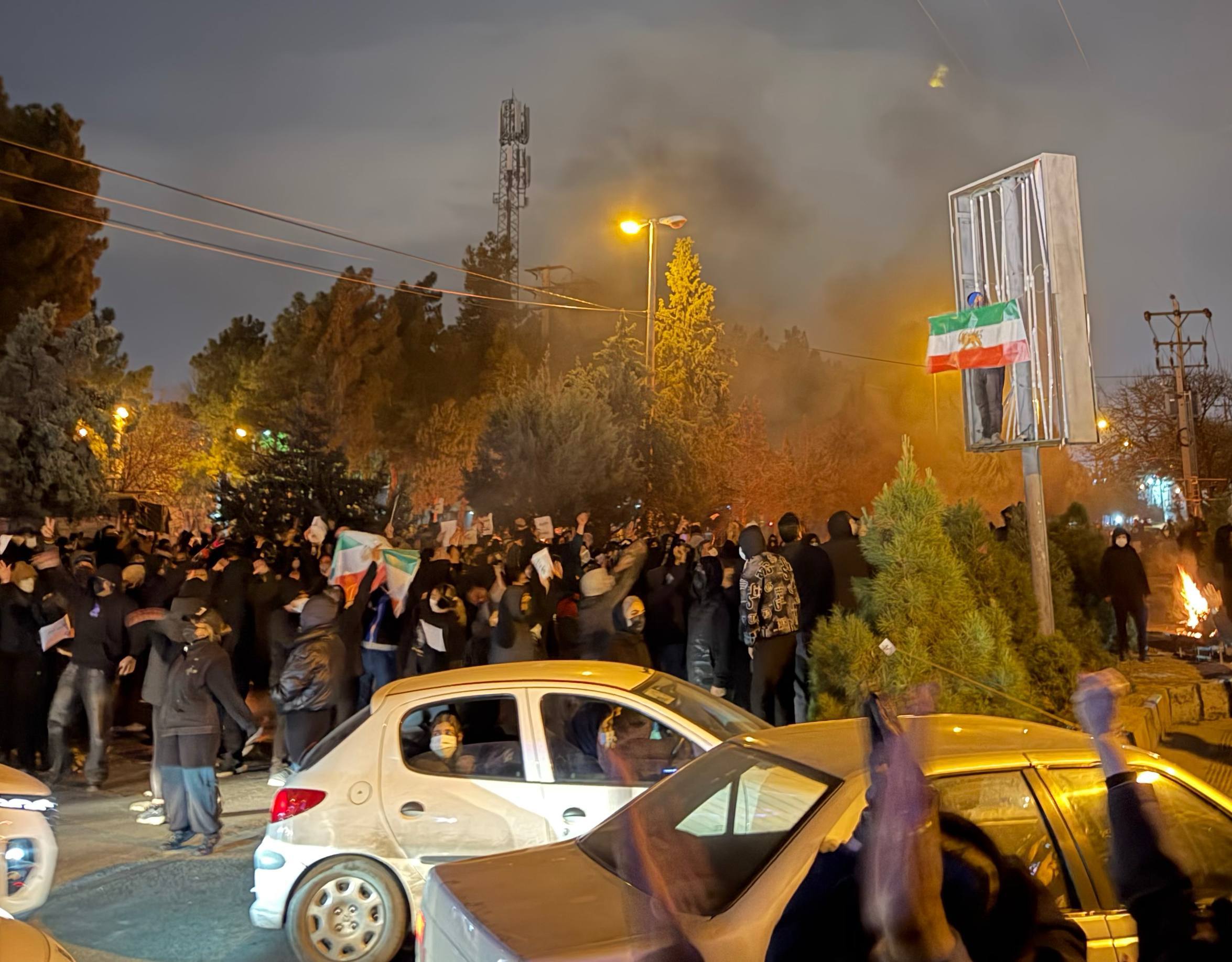 ساندی‌تایمز از کشتار دست‌کم ۱۶ هزار و ۵۰۰ معترض در انقلاب ملی ایرانیان خبر داد