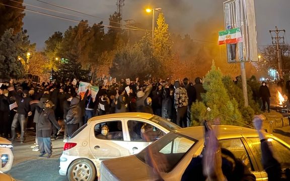 ساندیتایمز از کشتار دستکم ۱۶ هزار و ۵۰۰ معترض در انقلاب ملی ایرانیان خبر داد