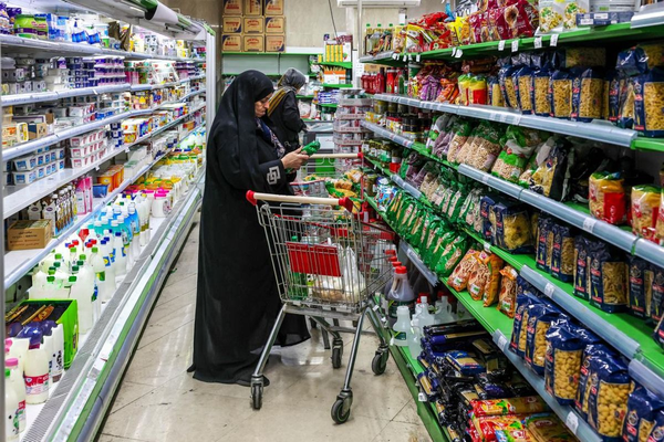 "الإحصاء الإيراني": التضخم السنوي في يونيو يقترب من 89% ويتجاوز 108% بالمناطق الريفية