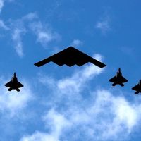 آخرین نیروها و تجهیزات نظامی آمریکا برای حمله احتمالی به ایران در منطقه مستقر میشوند