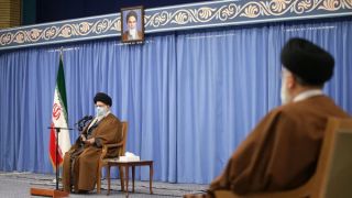 Iranian Experts Challenge Khamenei About Economy, Foreign Policy