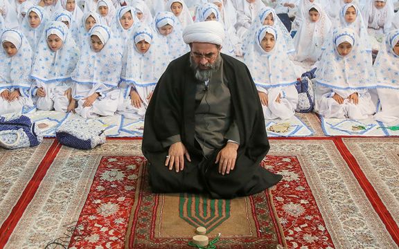 وزیر آموزش و پرورش جمهوری اسلامی: بیش از ۴۷ هزار امام جماعت در مدارس وجود دارد