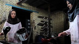 مشکلات متعدد بر سر راه معاش زنان ایرانی تحت قوانین زنستیزانه حکومت