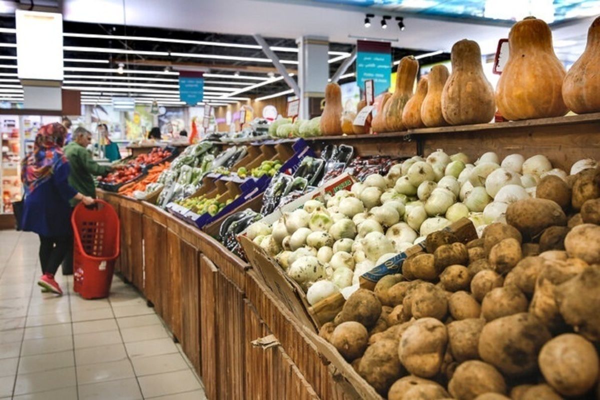 Iran’s potato prices soar, deepening hardship for struggling families