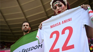 Why are Iranians turning away from their national football team?
