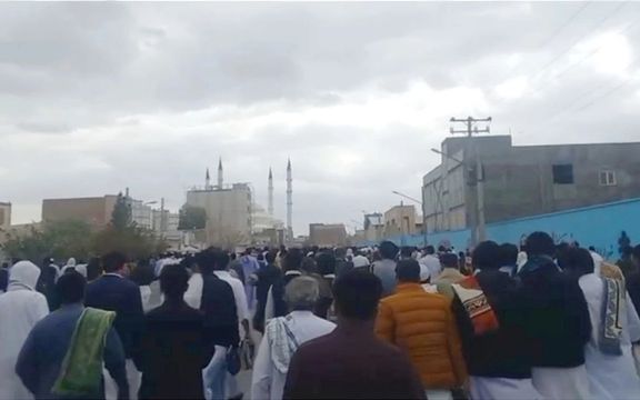 مولوی عبدالحمید: تلاش میشود از خانواده کشتهشدگان زاهدان به اجبار رضایت بگیرند