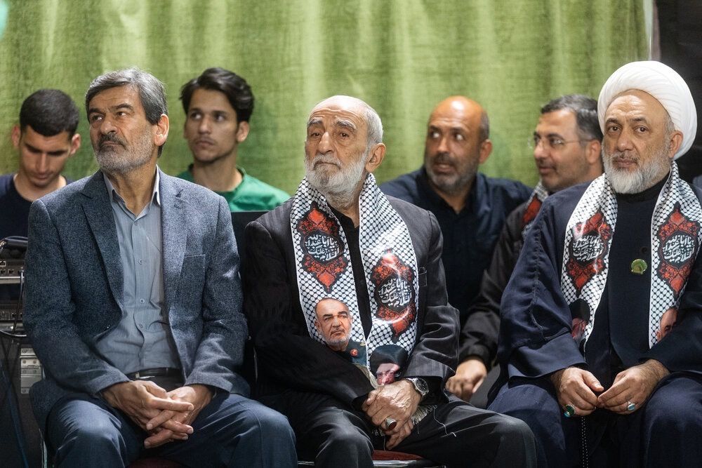 Who in Tehran is opposing a deal with Washington?
