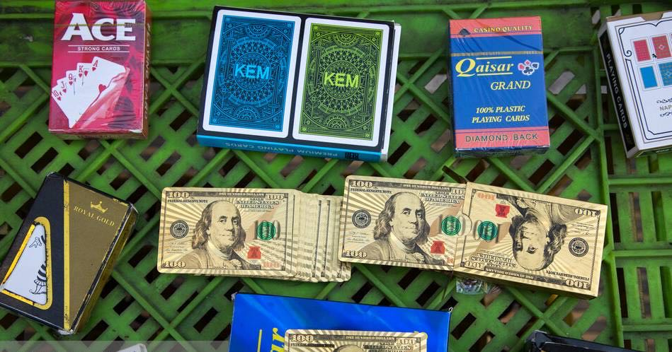 بعد يوم واحد من لقاء خامنئي مع قادة حماس.. سعر الدولار يتجاوز 92 ألف تومان إيراني