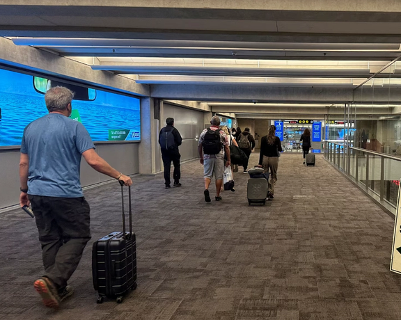 Israeli airlines make cancellations easier as region stays on edge