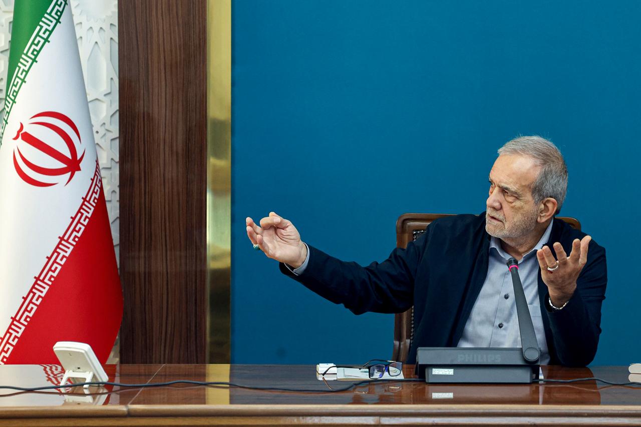 پزشکیان مذاکره برای تسلیم جمهوری اسلامی در زمینه برنامه‌های موشکی و هسته‌ای را رد کرد