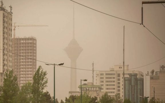 شاخص جهانی موسسه «آیکیو ایر»، تهران را آلودهترین شهر جهان در روز جمعه اعلام کرد