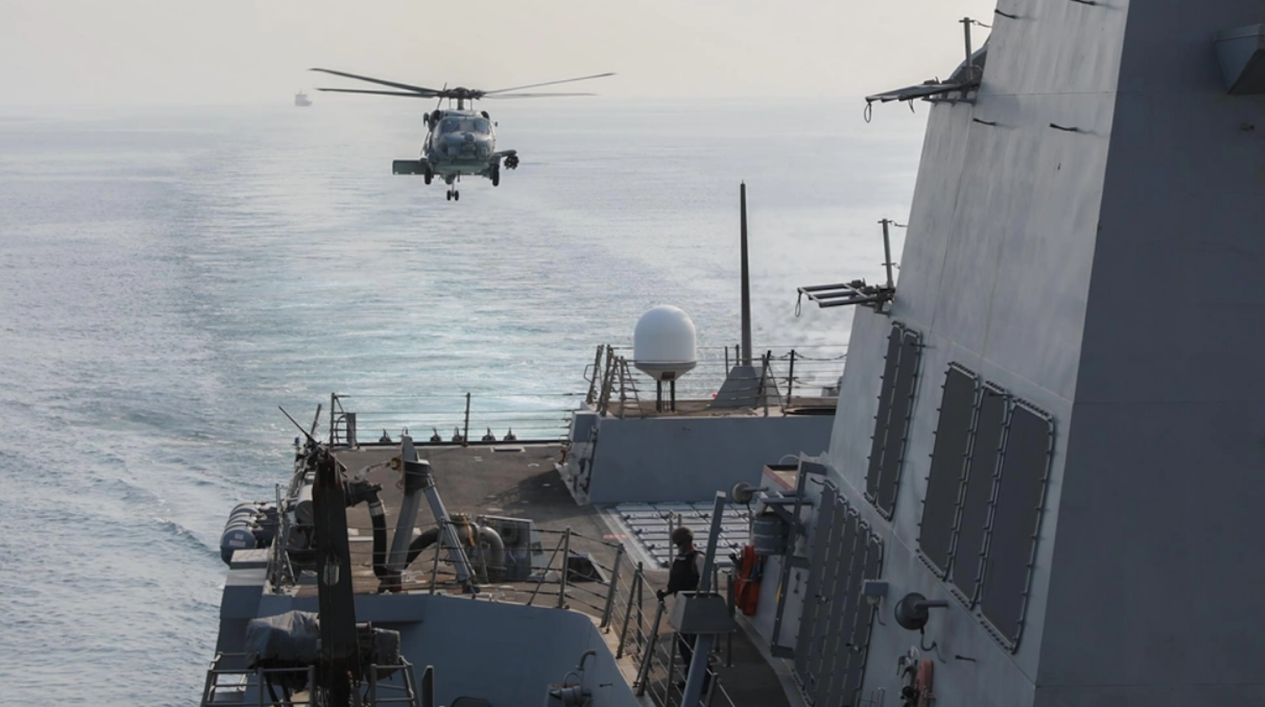 پنتاگون: به دلیل ادامه تهدید ایران علیه کشتی‌های تجاری، نیروهای آمریکا در منطقه می‌مانند