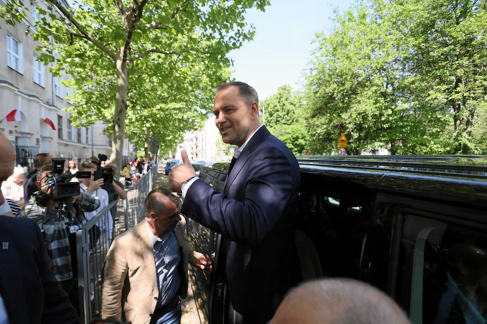 کارول ناوروتسکی، نامزد ملی‌گرای منتقد اتحادیه اروپا، پیروز انتخابات ریاست‌جمهوری لهستان شد