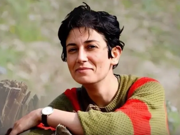 ههنگاو: یک پرونده جدید علیه پخشان عزیزی، زندانی سیاسی محکوم به اعدام، گشوده شد