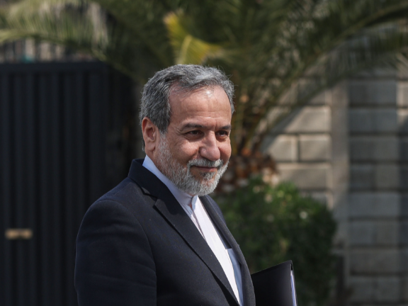 وزير الخارجية الإيراني: مستعدون للحرب.. والعام المقبل سيكون صعبا ومعقدا