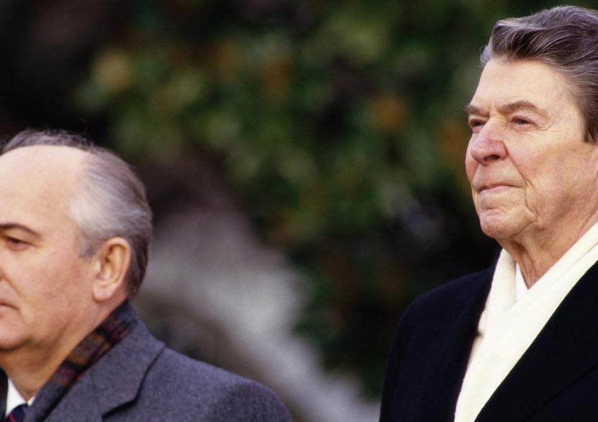 رونالد ریگان و دکترین صلح از طریق قدرت