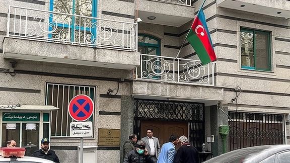 وزارت خارجه جمهوری آذربایجان از تعلیق شدن کامل فعالیت سفارتش در ایران خبر داد