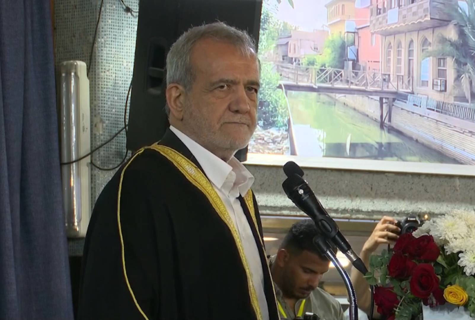 پزشکیان: چرا نمی‌شود از افغانستان و پاکستان با قطار به مکه و کربلا رفت