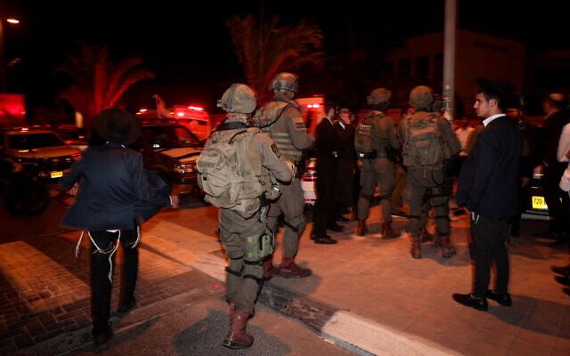 کانال ۱۳ اسرائیل: مقام‌های اسرائیلی در پیامی رهبر حماس در غزه را تهدید کردند