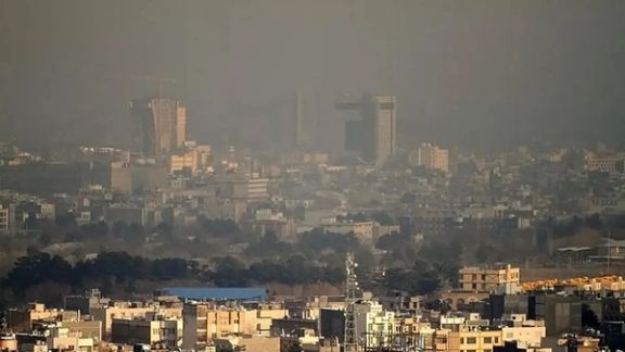 وصل إلى مستوى "غير صحي جدًا".. تلوّث الهواء الحاد يحاصر عدة مدن في إيران