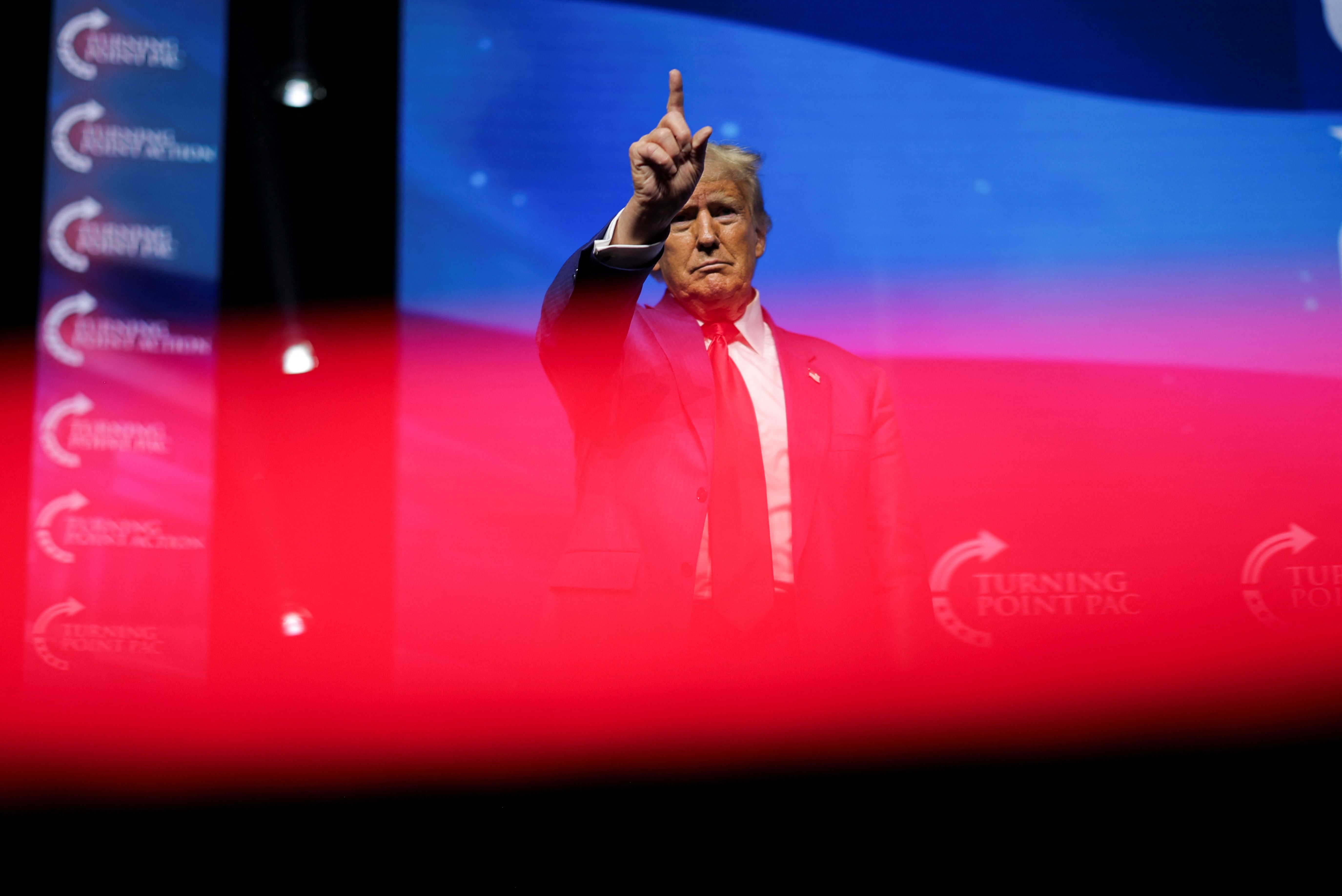 ایمیل‌های دزدیده شده به‌‌وسیله هکرهای حکومت ایران از کمپین ترامپ، منتشر شدند