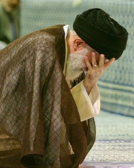 متن انگشتر خامنهای در اولین سخنرانی پس از خروج از مخفیگاه: قطعا خدا با من است