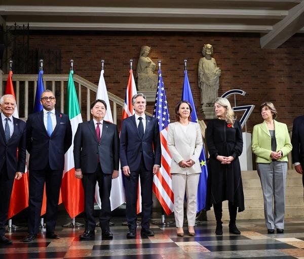 وزراء خارجية مجموعة السبع يدينون القمع الوحشي للانتفاضة الشعبية في إيران