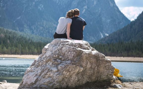 پژوهشی در آمریکا: نسل زد علاقه دارد روابط در فیلمها بیشتر عاشقانه باشد تا جنسی