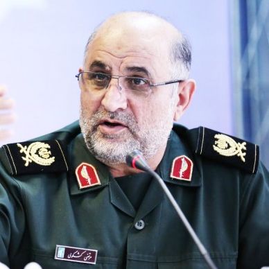 فرمانده سپاه پاسداران لرستان: به دنیا بگوییم که ما همیشه قهرمانیم