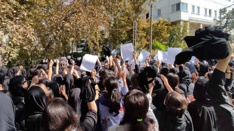 چرا نسل زد در اعتصابات و اعتراضات اخیر غایب است؟