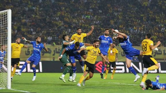 جنگ بیانیهها؛ سپاهان و استقلال یکدیگر را بهتحریک تماشاگران و بیکفایتی متهم کردند