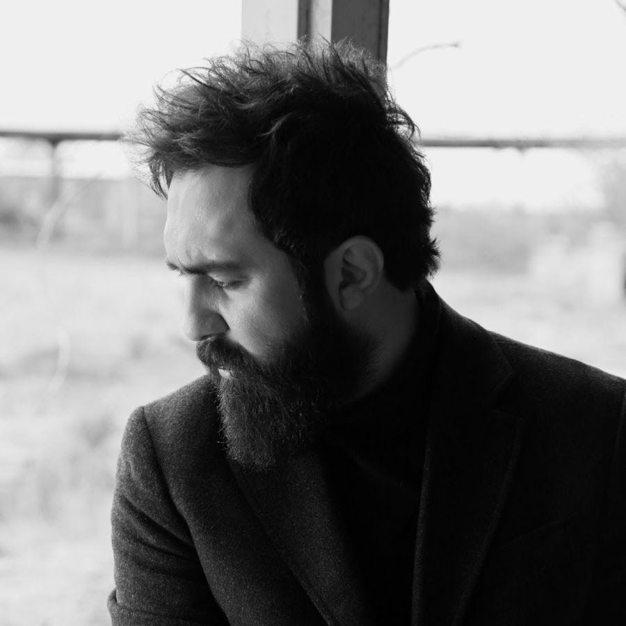 Iranian singer Mehdi Yarrahi receives 74 lashes, lawyer says