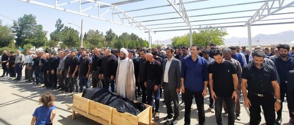 تصویری که یک رسانه دولتی از تشییع جنازه حسین عبدالباقی، مالک متروپل، منتشر کرد