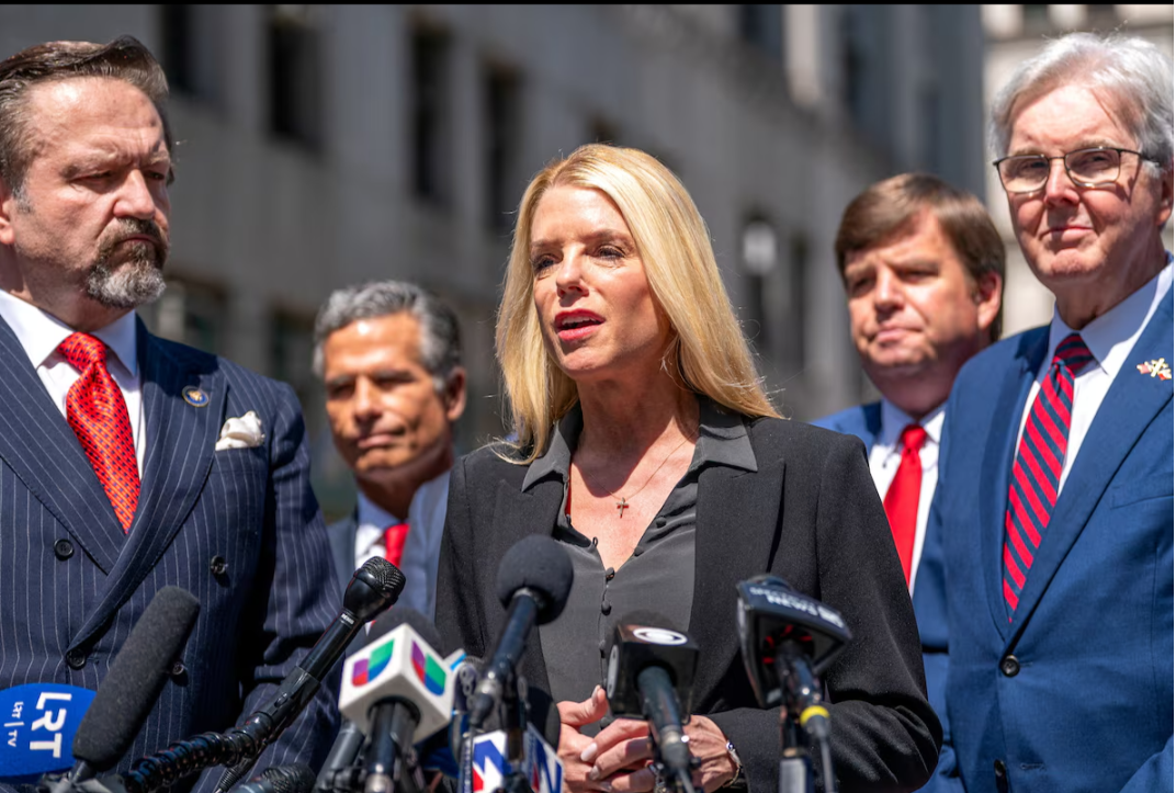 ترامپ، پملا بوندی را برای دادستانی کل آمریکا نامزد کرد 