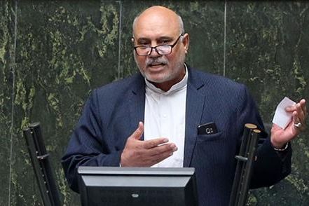 نماینده هویزه: نیروهای امنیتی عقبنشینی کنند، تخریبها بیشتر میشود