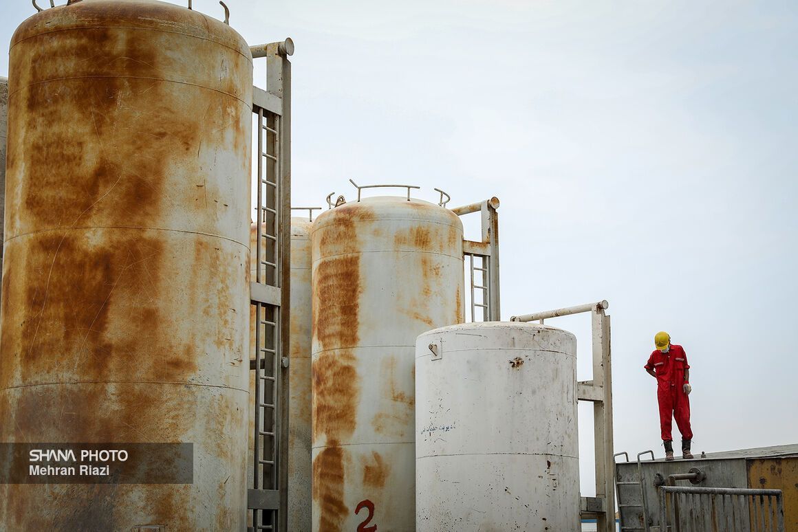 كيف تخسر إيران في حقول النفط والغاز المشتركة أمام جيرانها؟