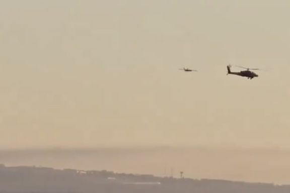 بالگرد ارتش اسرائیل در کنار پهپادی پرتابشده از لبنان- ۱۹ اکتبر