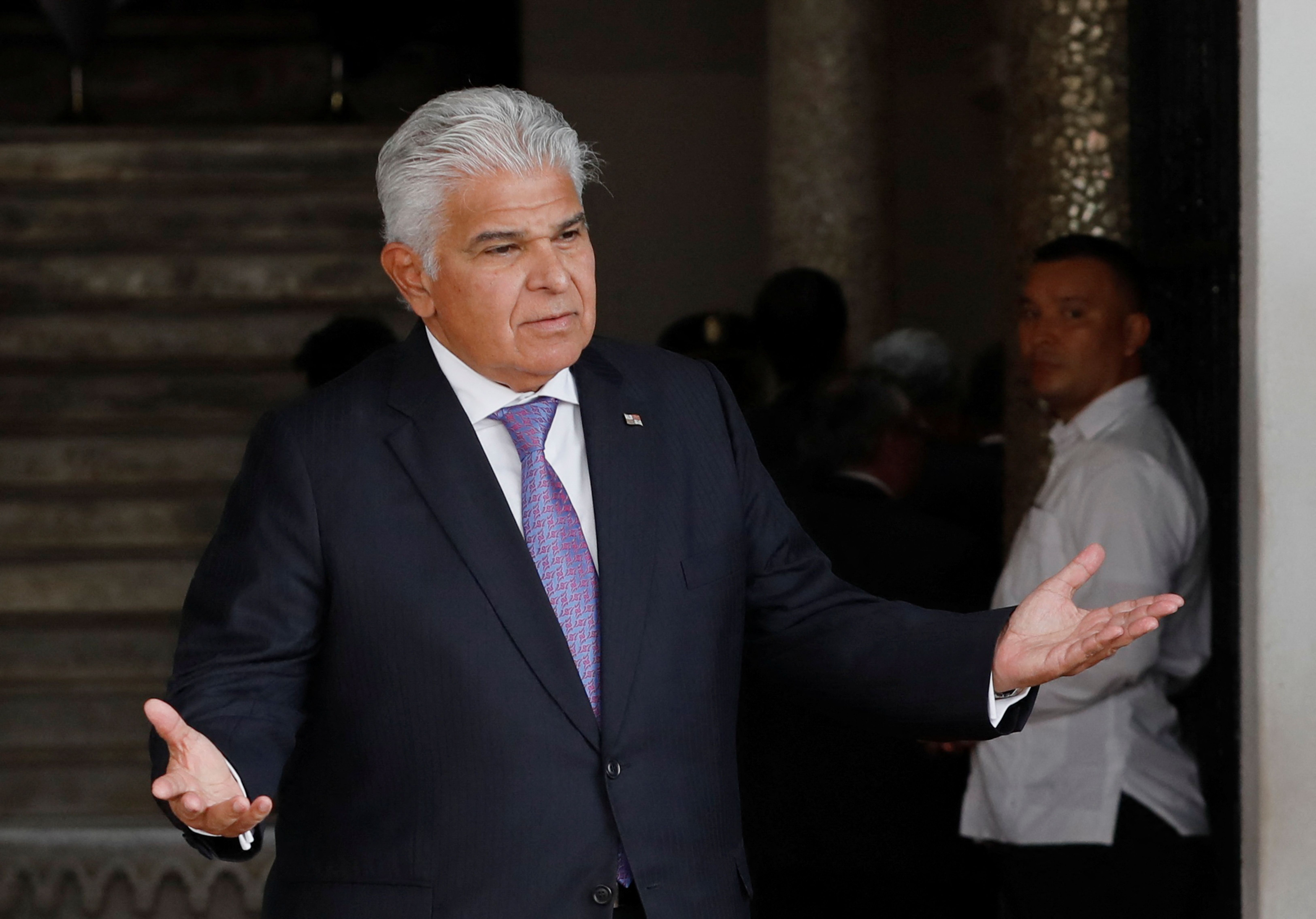 رییس‌جمهوری پاناما دولت آمریکا را به «دروغگویی» در مورد عبور بدون هزینه متهم کرد