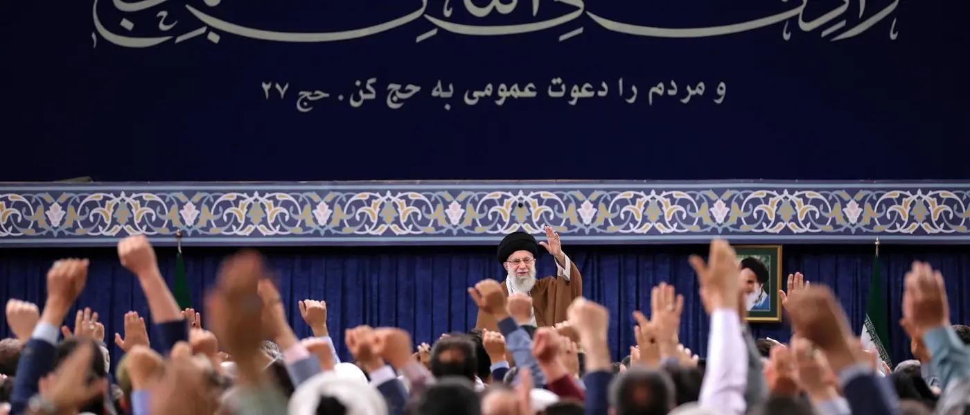 Khamenei Politicizes Hajj Again, Calls for Global Dissociation from Israel 