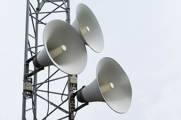 بعد تقييد الإنترنت أثناء الحرب.. تركيب مكبرات صوت في طهران لإيصال المعلومات