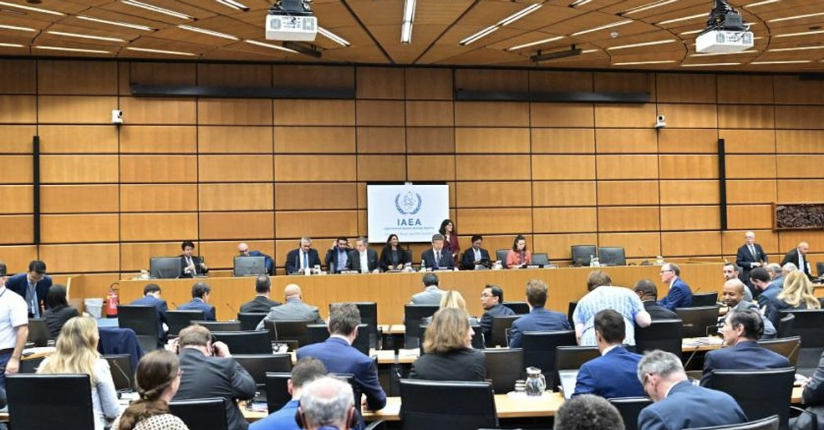 شورای حکام آژانس، قطعنامه پیشنهادی آمریکا و اروپا درباره سایت‌های مشکوک ایران را تصویب کرد