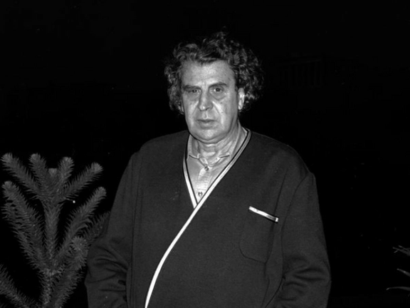 میکیس تئودوراکیس، آهنگساز مشهور یونانی و خالق موسیقی فیلم «زوربای یونانی»، درگذشت