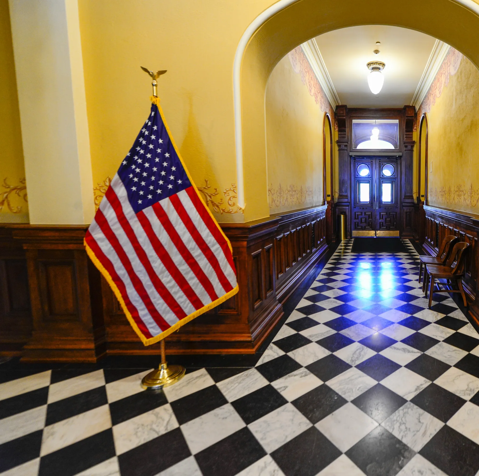 الخارجية الأميركية تطرد مسؤولاً من أصول إيرانية بعد خلافات حول حرب غزة