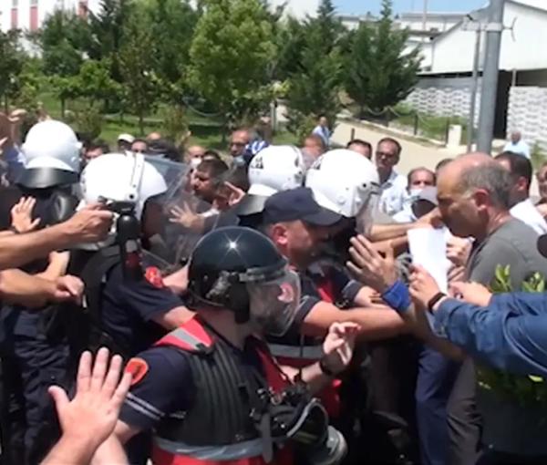 موقع "بوليتيكو" الألباني: استهداف معسكر أشرف جاء لمنع هجمات إيران الإلكترونية ضد ألبانيا