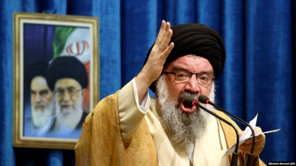 احمد خاتمی، عضو مجلس خبرگان: در هیچ کجای قانون اساسی نظارت بر رهبر نیامده است